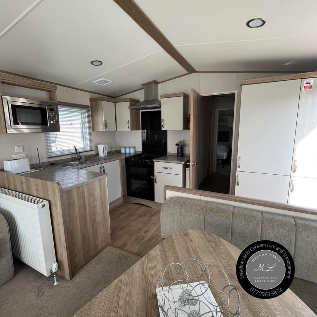 Palm Grove 182 - Pet Friendly, Wifi, Close To Beach And Clubhouse - Golden Palm Resort - Meadow Lakes Caravan & Lodge Hire Skegness Exterior foto